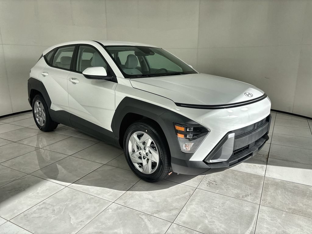 Used 2026 Hyundai Kona SE FWD image 2