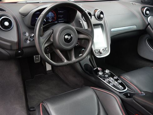 Used 2022 McLaren GT image 8