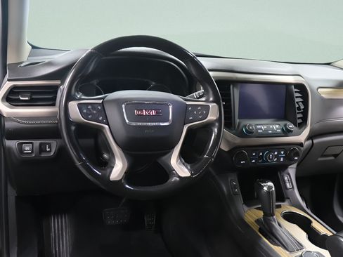 Used 2019 GMC Acadia Denali w/ Technology Package AWD/4WD image 9