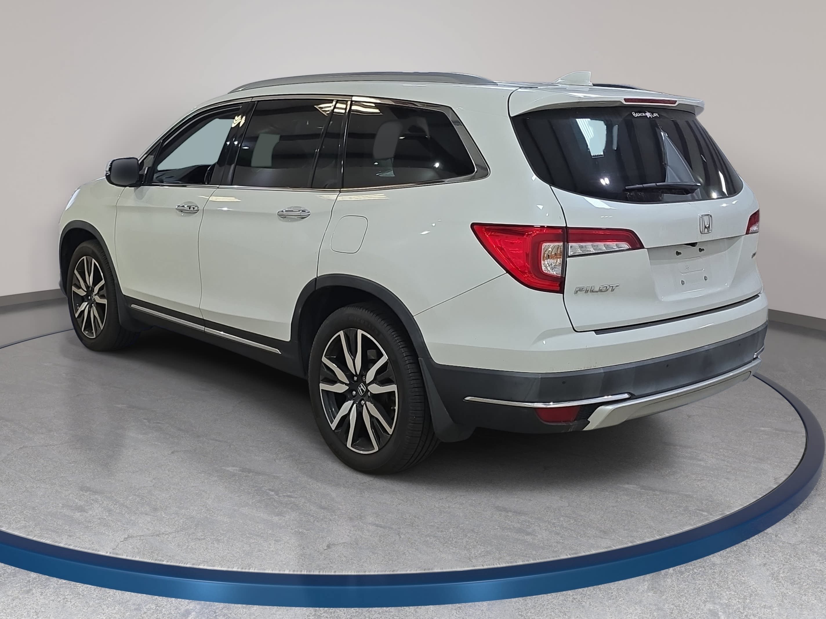 Used 2021 Honda Pilot Touring image 8