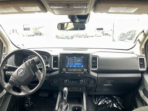 Used 2024 Nissan Frontier SV w/ SV Convenience Package image 27