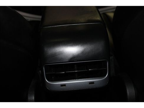 Used 2018 Tesla Model 3 Long Range image 16