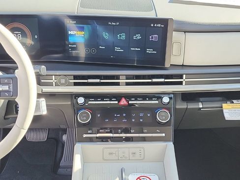 Certified 2025 Hyundai Santa Fe SEL FWD image 18