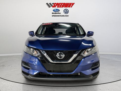 Used 2022 Nissan Rogue Sport S image 2