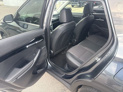 Used 2024 Kia Seltos S FWD image 11