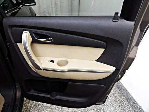 Used 2010 GMC Acadia SLT image 13