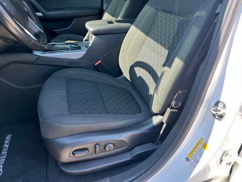 Used 2019 Chevrolet Blazer LT FWD image 11