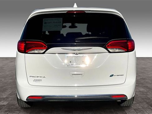 Used 2017 Chrysler Pacifica Touring Plus image 4