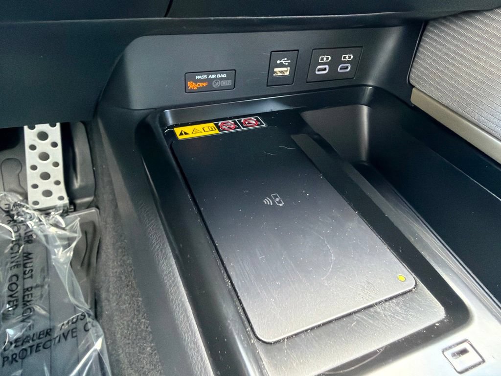 Used 2026 Toyota Camry SE FWD image 33