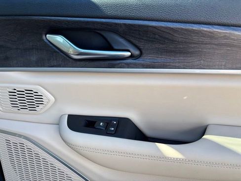 New 2026 Jeep Grand Cherokee Limited image 19