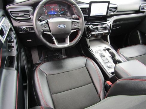 Certified 2022 Ford Explorer ST-Line w/ Class IV Trailer Tow Package AWD/4WD image 2
