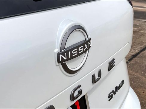 Used 2024 Nissan Rogue SV AWD/4WD image 23