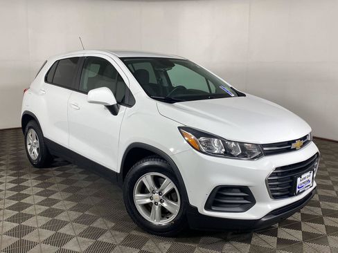 Used 2020 Chevrolet Trax LS w/ Tint and Cruise Package FWD image 21
