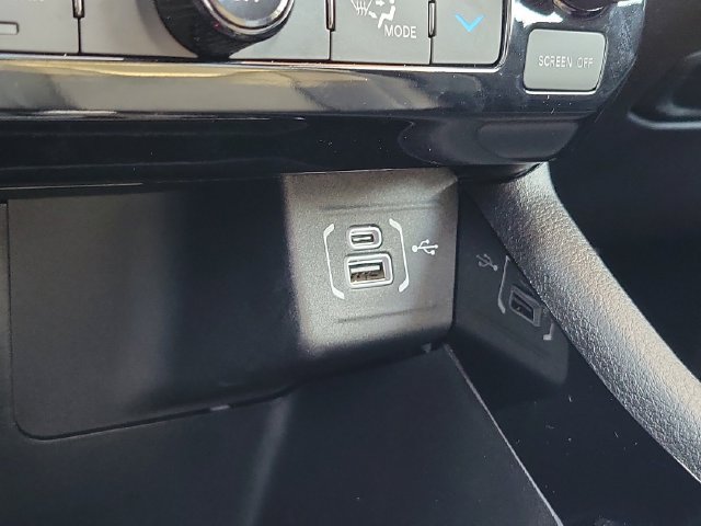 Certified 2025 Jeep Compass Limited w/ High Altitude Package AWD/4WD image 32