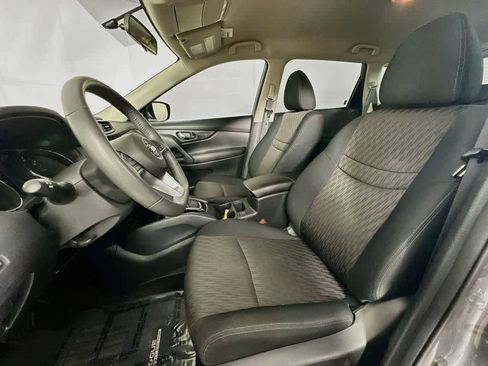 Used 2017 Nissan Rogue SV w/ Midnight Edition FWD image 12