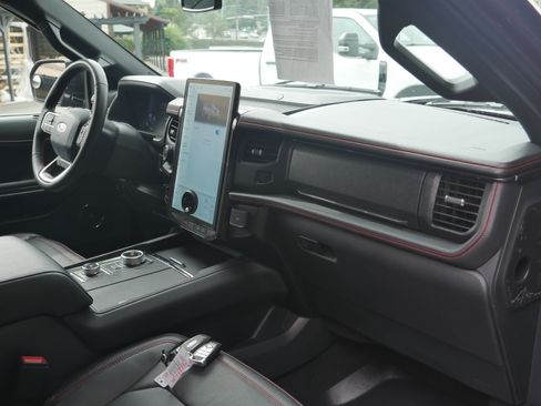 Certified 2024 Ford Expedition Limited AWD/4WD image 32