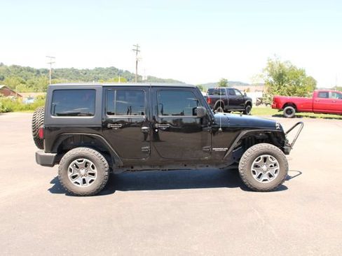 Used 2017 Jeep Wrangler Unlimited Rubicon w/ Connectivity Group AWD/4WD image 6