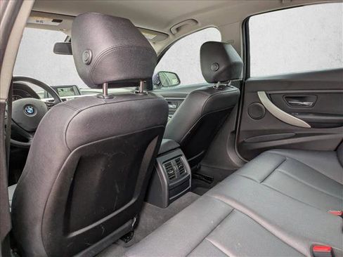 Used 2018 BMW 320i xDrive Sedan image 13