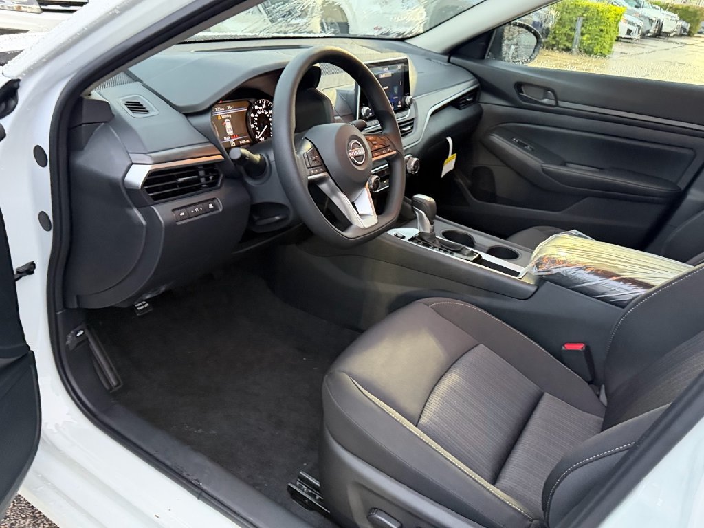 New 2026 Nissan Altima 2.5 SV FWD image 10