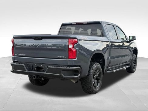 Used 2022 Chevrolet Silverado 1500 Custom Trail Boss AWD/4WD image 26