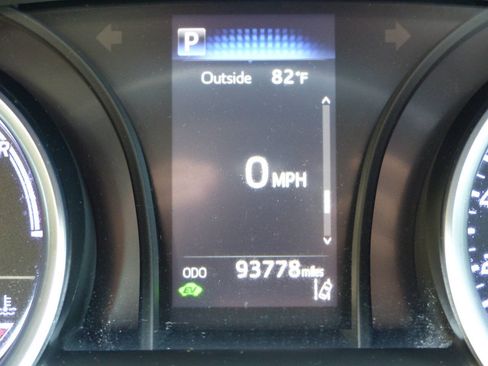 Used 2018 Toyota Camry LE FWD image 44