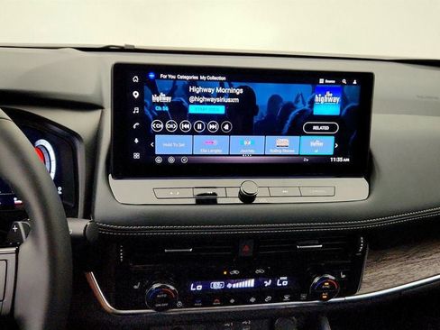 Used 2025 Nissan Rogue Platinum w/ Platinum Premium Package AWD/4WD image 18