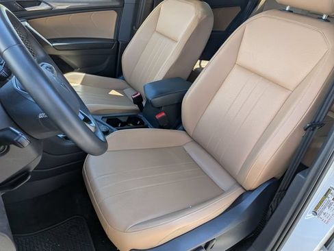 Used 2024 Volkswagen Tiguan SE AWD/4WD image 12