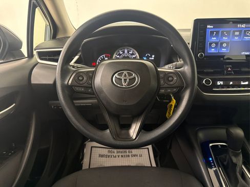 Used 2020 Toyota Corolla LE FWD image 35