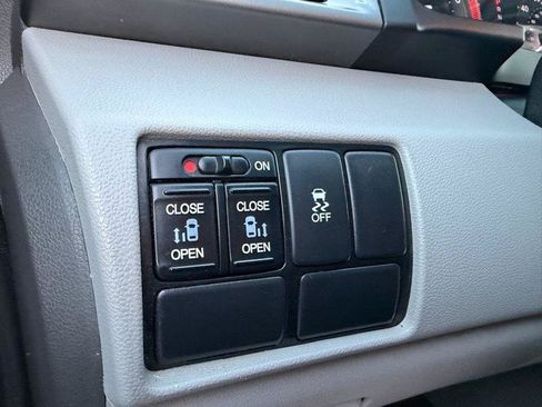 Used 2016 Honda Odyssey SE image 65