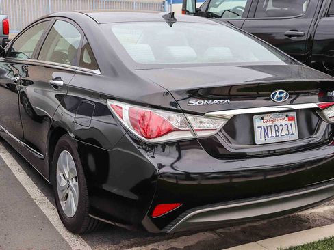 Used 2015 Hyundai Sonata Hybrid image 7