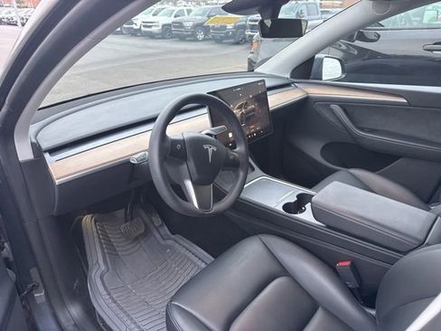 Used 2023 Tesla Model Y Long Range image 9