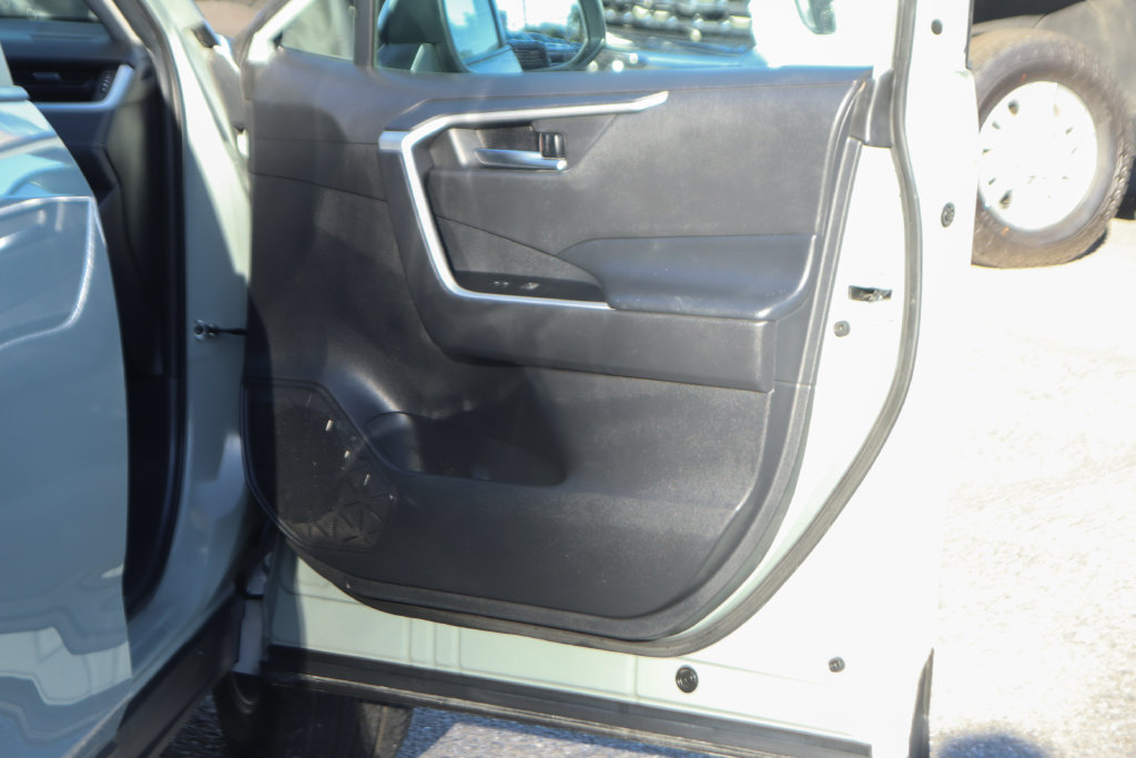 Used 2021 Toyota RAV4 XLE Premium AWD/4WD image 40