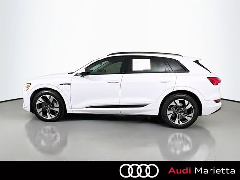 Used 2022 Audi e-tron Premium w/ Convenience Plus Package image 4