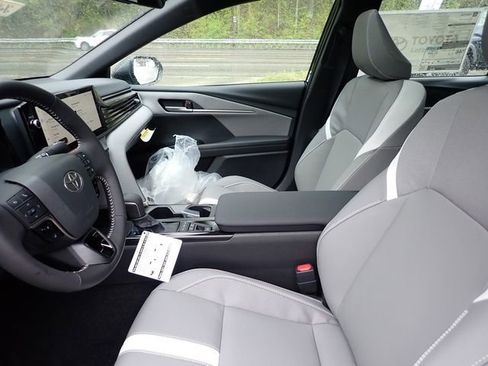 New 2026 Toyota Camry SE FWD image 11