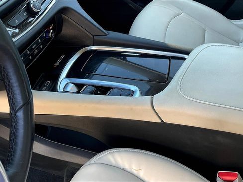 Used 2023 Buick Enclave Essence w/ Experience Buick Package image 16