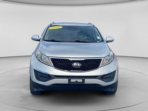 Used 2016 Kia Sportage LX w/ LX Popular Package FWD image 2