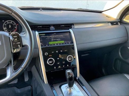 Used 2020 Land Rover Discovery Sport SE image 8