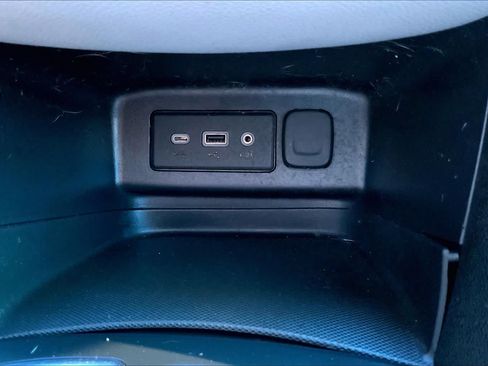 Used 2023 Chevrolet Equinox LS FWD image 34