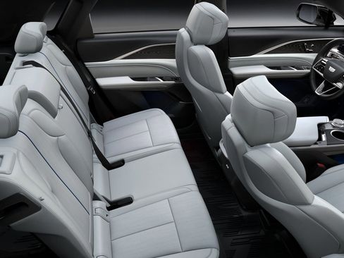 New 2025 Cadillac Lyriq Sport image 37