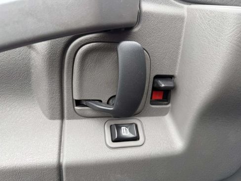 Used 2018 GMC Savana 2500 w/ Driver Convenience Package RWD image 21