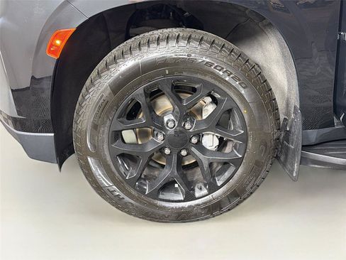 Used 2022 Chevrolet Tahoe LT w/ Luxury Package AWD/4WD image 34