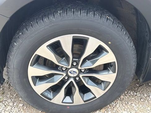 Used 2024 Subaru Outback Limited AWD/4WD image 10