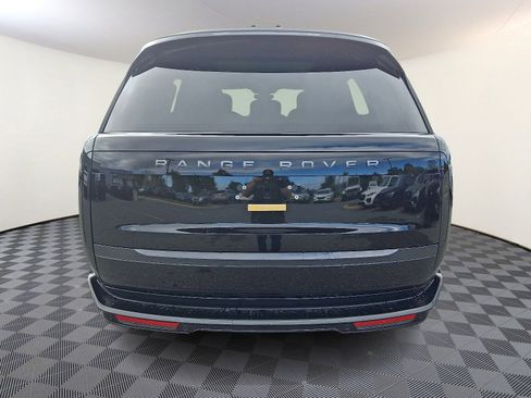 New 2025 Land Rover Range Rover SE image 4