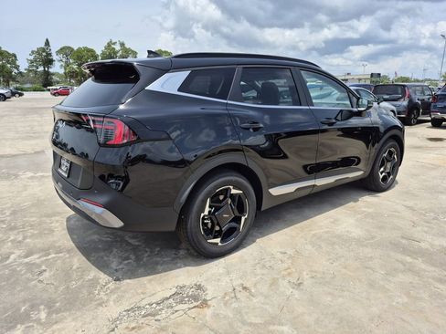 Certified 2026 Kia Sportage EX w/ EX Panorama Roof Package FWD image 8