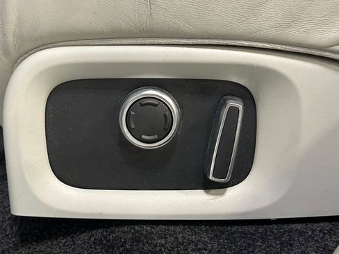 Used 2016 Land Rover Range Rover Long Wheelbase Supercharged image 23