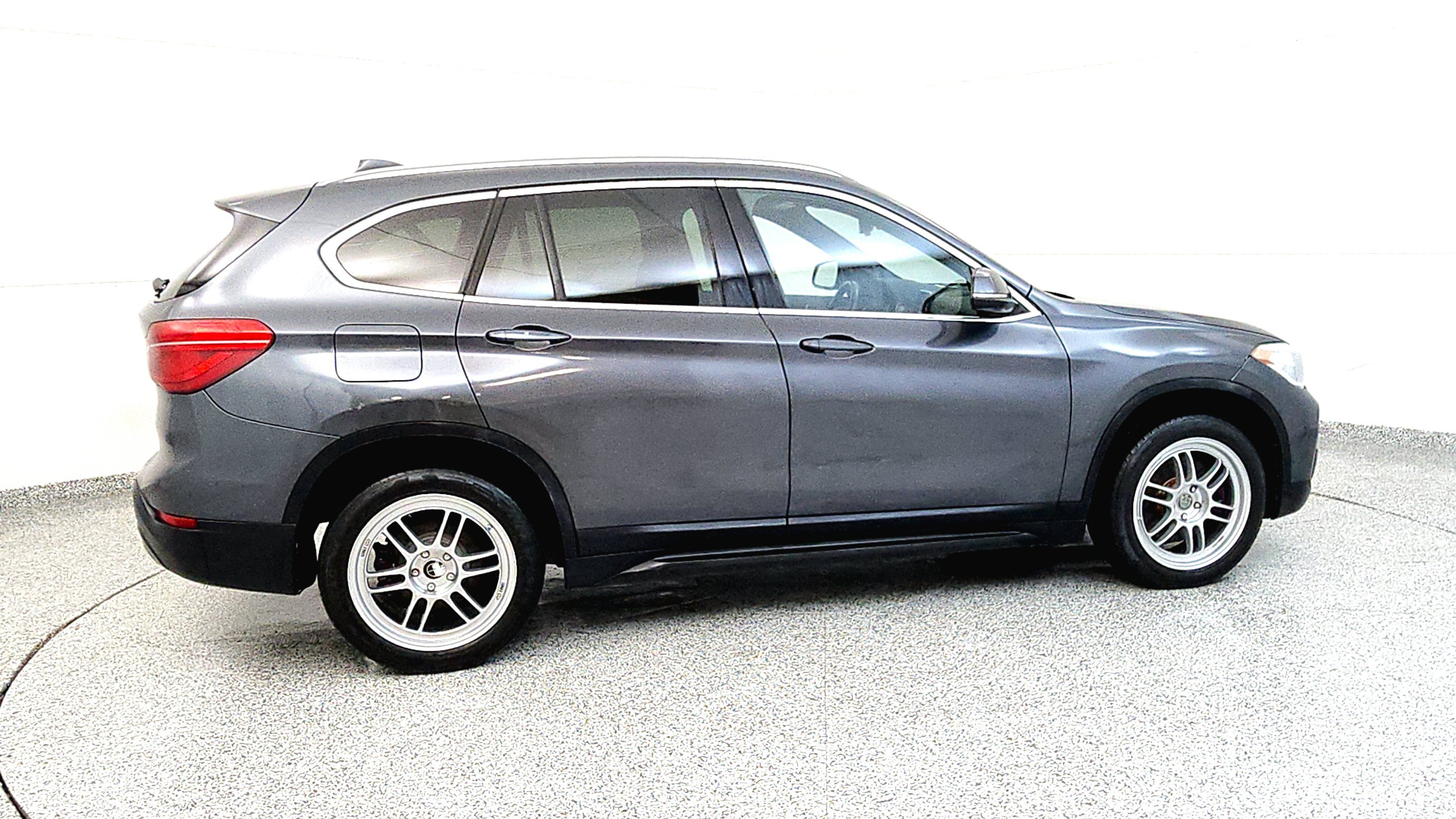 Used 2018 BMW X1 sDrive28i w/ Convenience Package FWD image 8