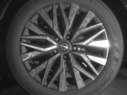 Used 2025 Nissan Altima 2.5 SV FWD image 14