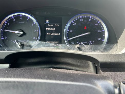 Used 2018 Toyota Highlander SE FWD image 24