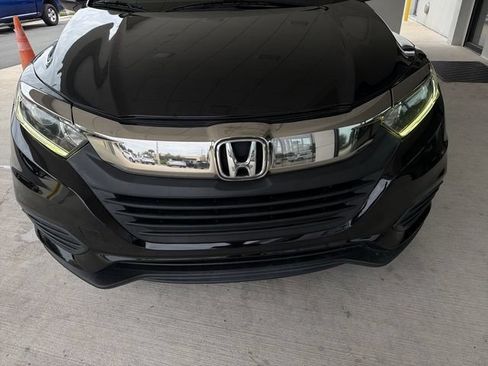 Used 2022 Honda HR-V LX image 11