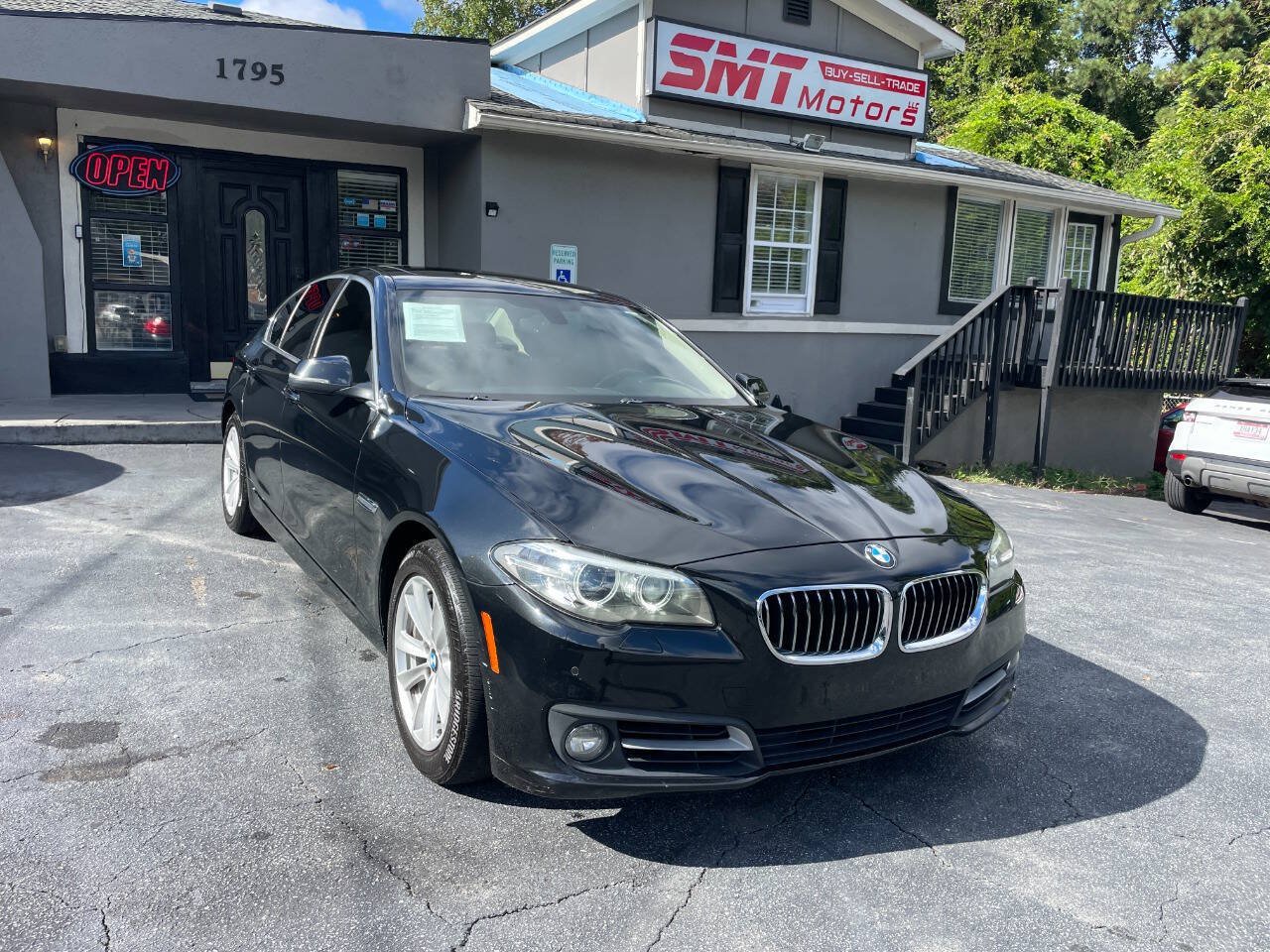 Used 2015 BMW 528i xDrive Sedan AWD/4WD image 4